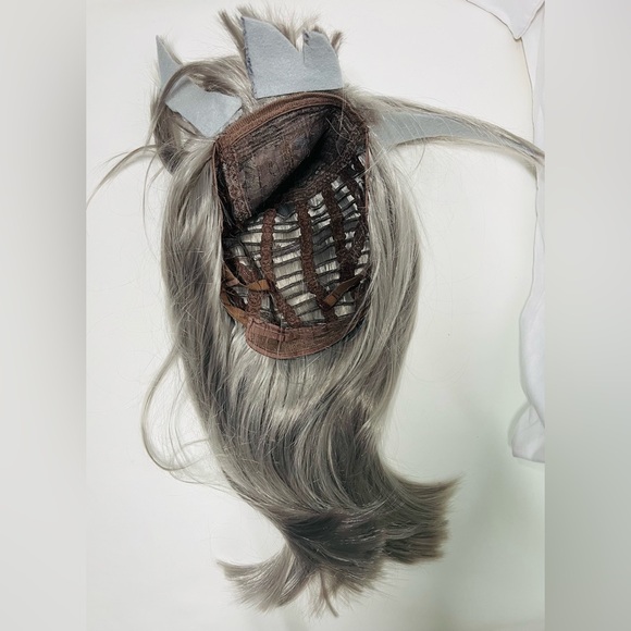Grey Synthetic Wig - Picture 6 of 6